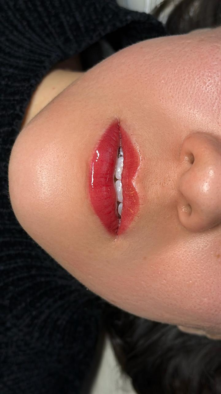 Resultado de micropigmentação labial